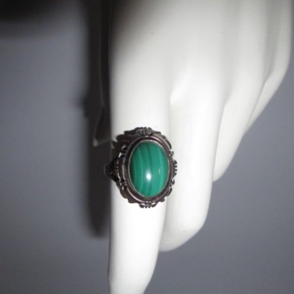 Vintage Native American Sterling Silver Green Malachite Ring 8 - Picture 1 of 12